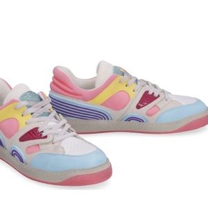 New Gucci sneaker. Brand be out the box. tags still on! More sizes available!